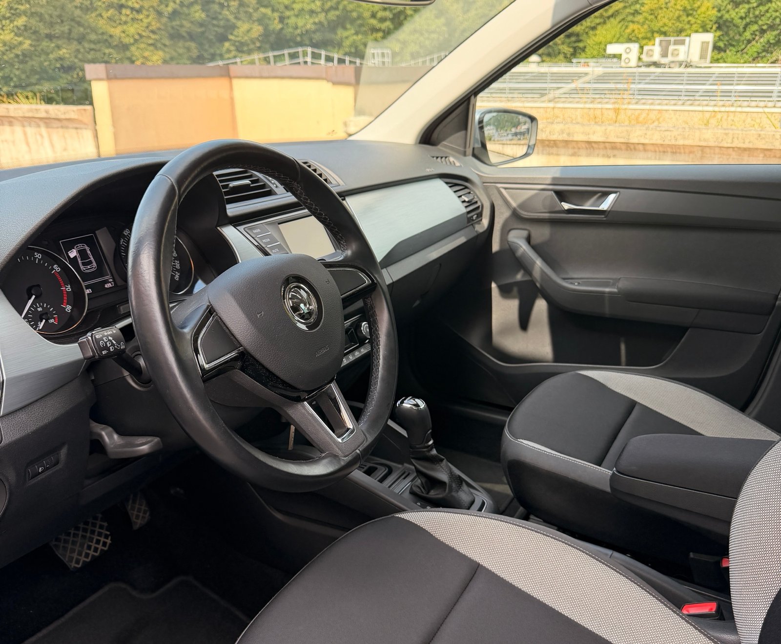 SKODA Fabia 1.0 TSI Ambition DSG - foto 9