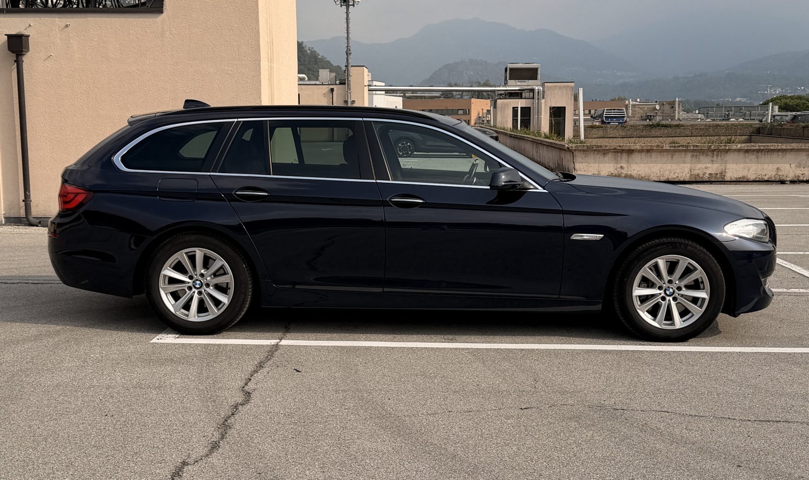 BMW 528i xDrive Touring Steptronic - vista 3
