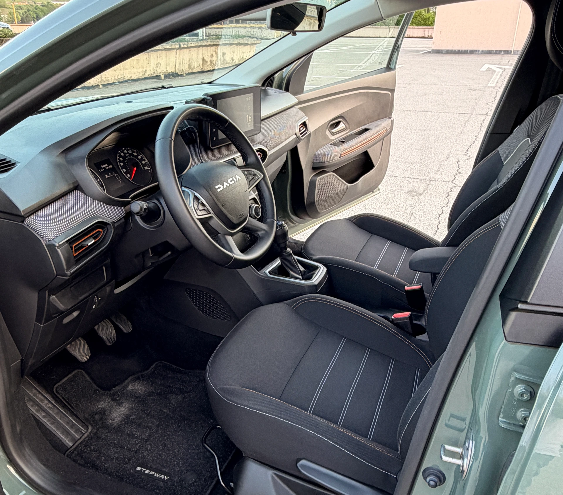 DACIA Sandero Stepway TCe 110 Expression - foto 3